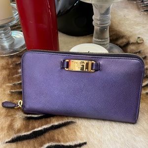Authentic Prada Zippy Wallet EUC
